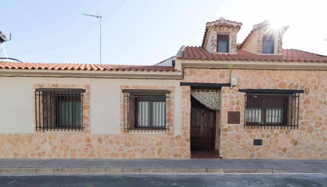 Casa Rural La Del Alba Seria Argamasilla De Alba Exterior photo